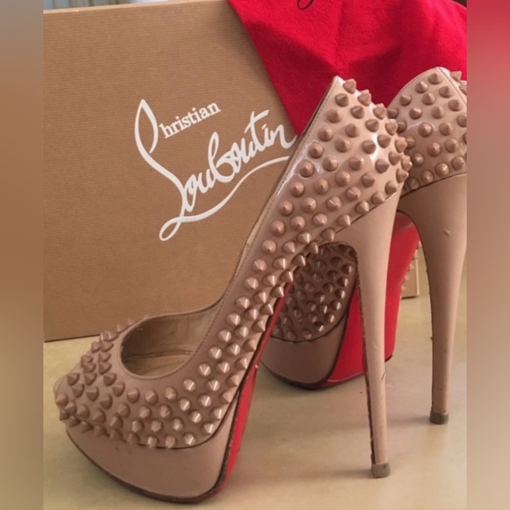 Lady peep spikes 150 patent